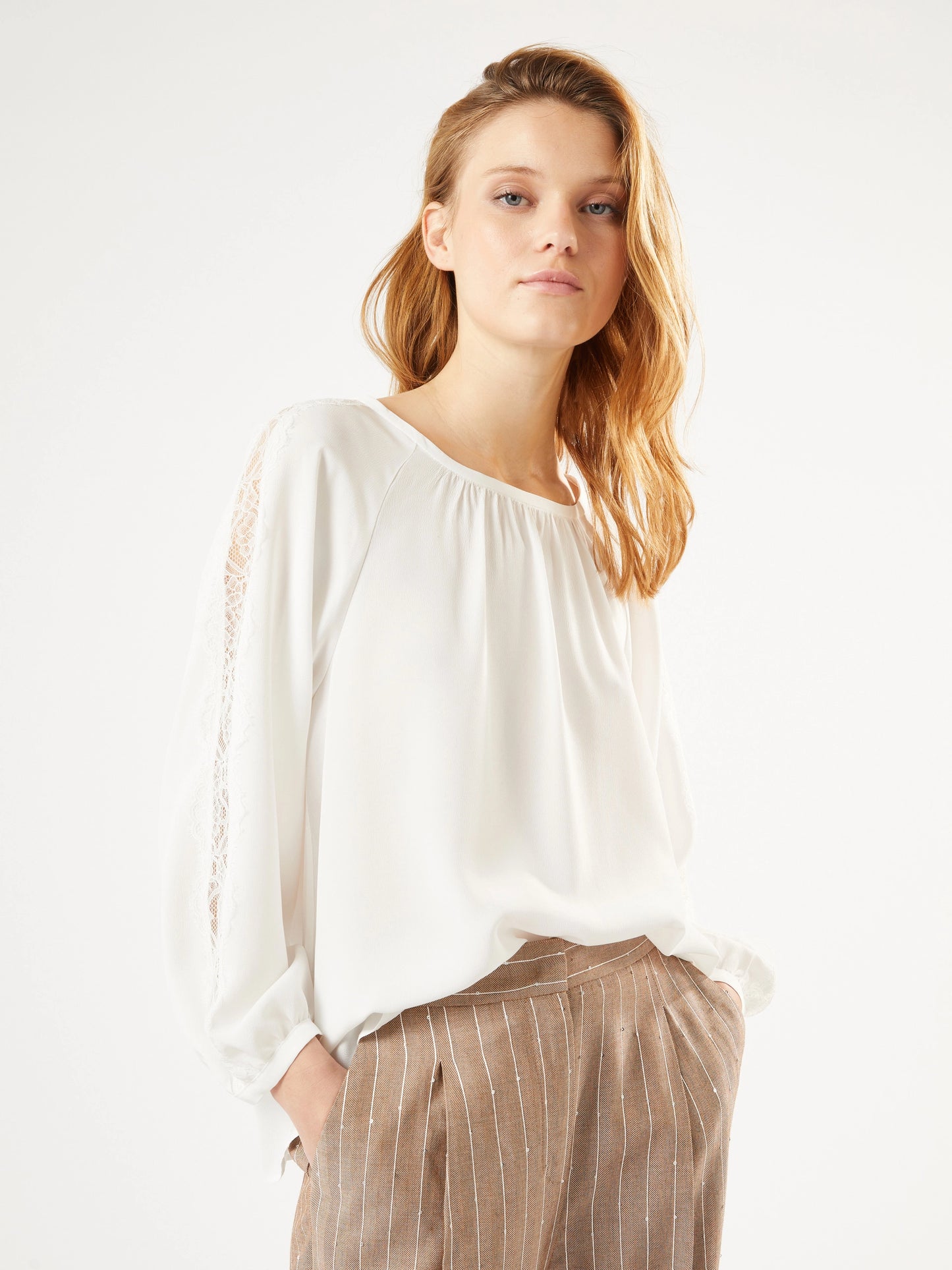 Blusa in crêpe de Chine con pizzo PENNYBLACK